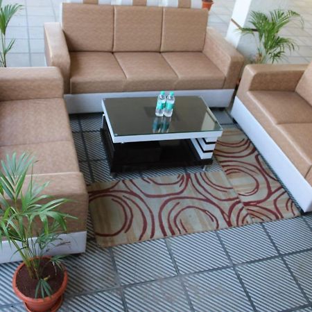 Hotel Prime Classic Shamshabad Bagian luar foto