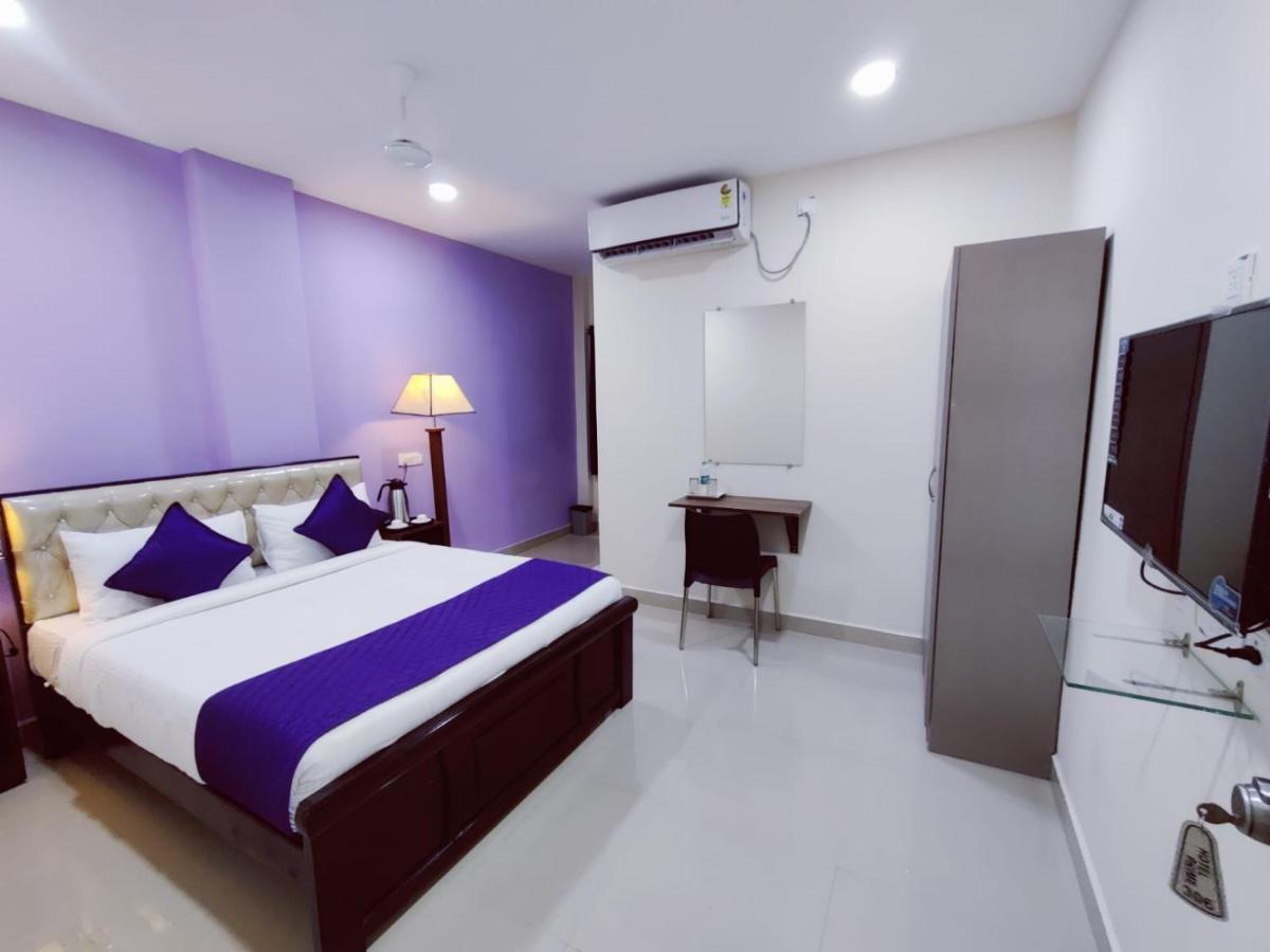 Hotel Prime Classic Shamshabad Bagian luar foto