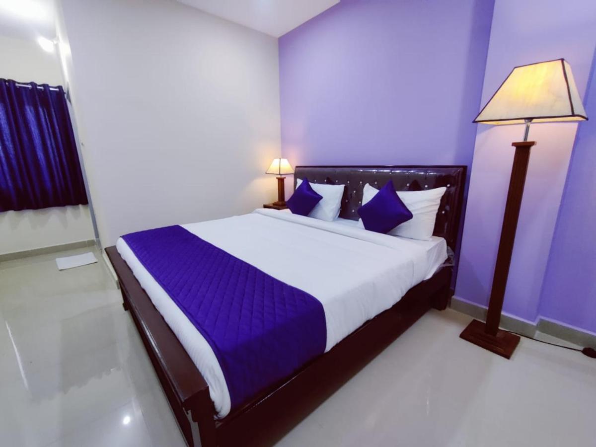 Hotel Prime Classic Shamshabad Bagian luar foto