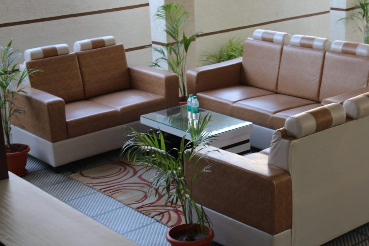 Hotel Prime Classic Shamshabad Bagian luar foto