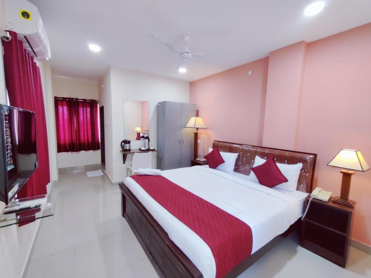 Hotel Prime Classic Shamshabad Bagian luar foto