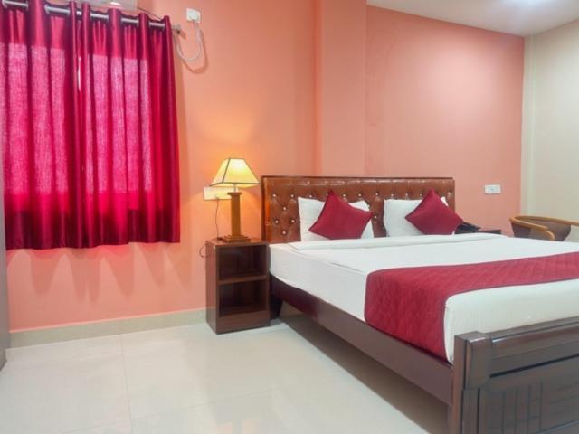 Hotel Prime Classic Shamshabad Bagian luar foto