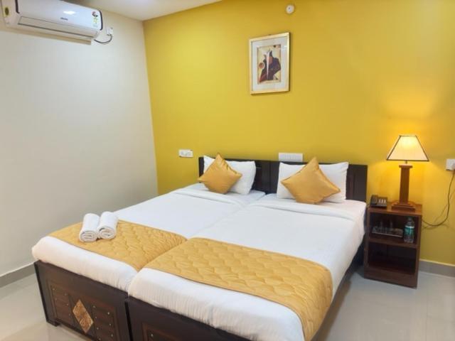 Hotel Prime Classic Shamshabad Bagian luar foto