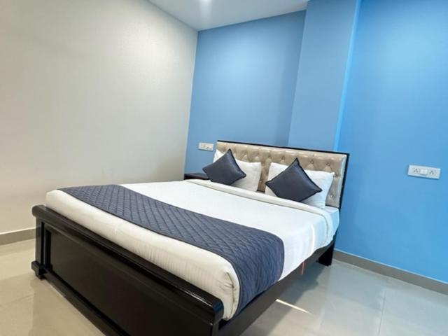 Hotel Prime Classic Shamshabad Bagian luar foto