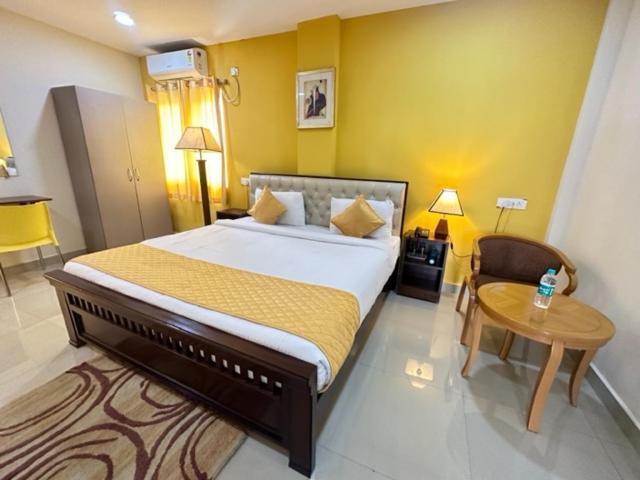 Hotel Prime Classic Shamshabad Bagian luar foto