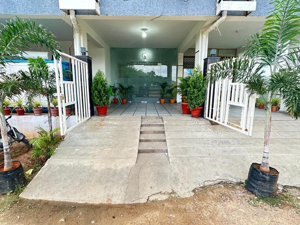 Hotel Prime Classic Shamshabad Bagian luar foto